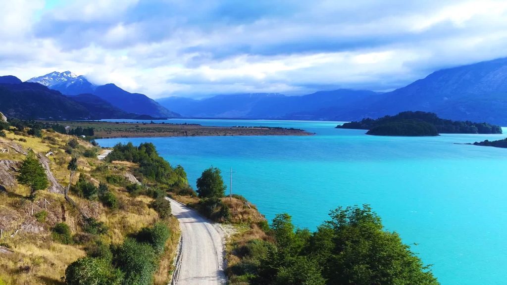 La imagen tiene un atributo ALT vacío; su nombre de archivo es lago-ohiggins-san-martin-1024x576.jpg