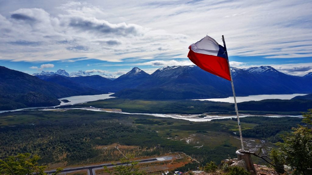 La imagen tiene un atributo ALT vacío; su nombre de archivo es mirados-la-bandera-1024x575.jpg